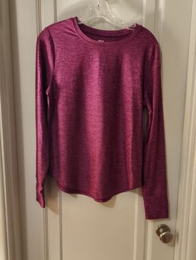 Women's DSG Purple Longsleeved Top. Spandex/polyester. Size Medium.